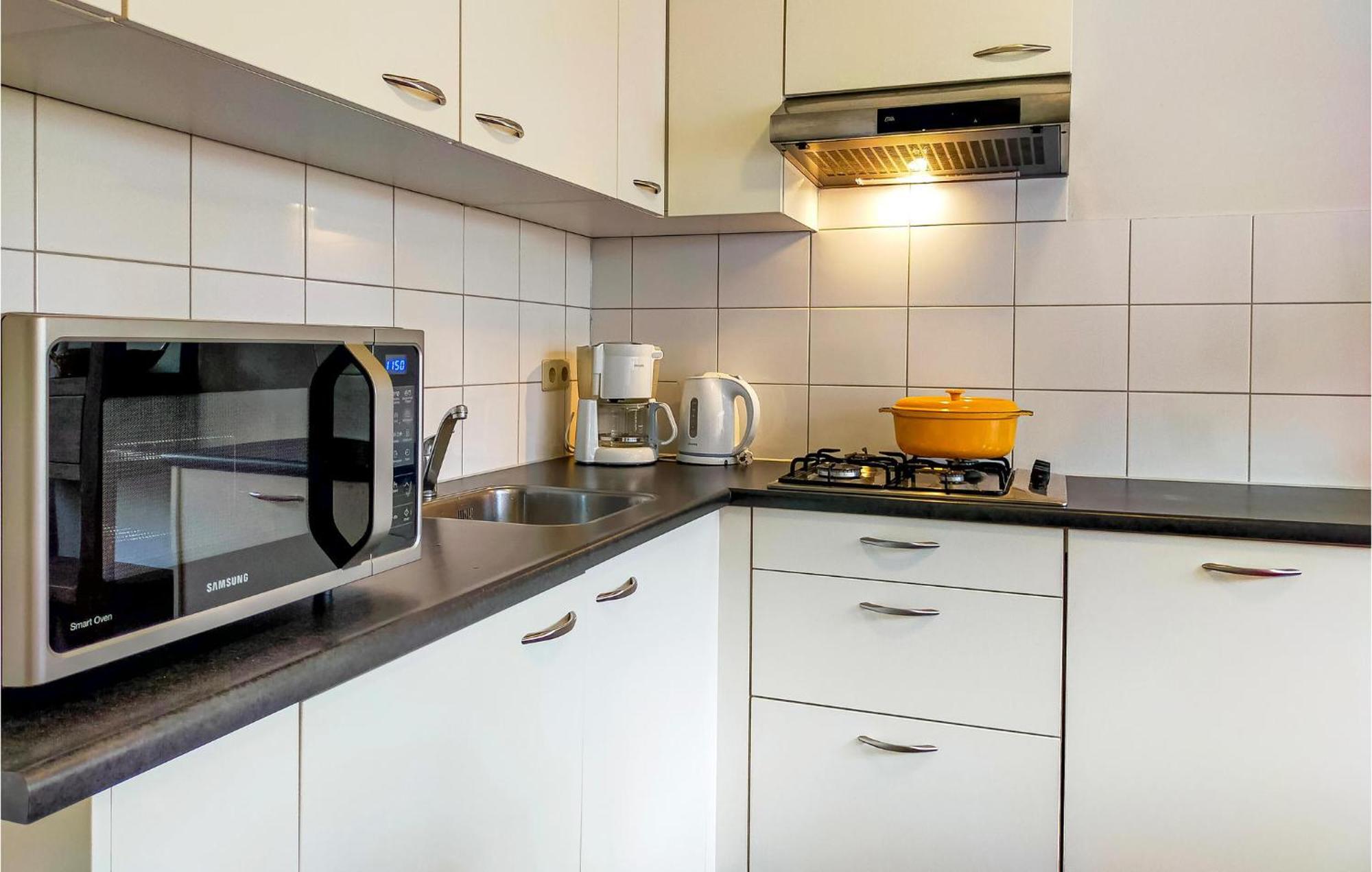 Awesome home in Delden with Sauna, WiFi&2 Bedrooms Buitenkant foto