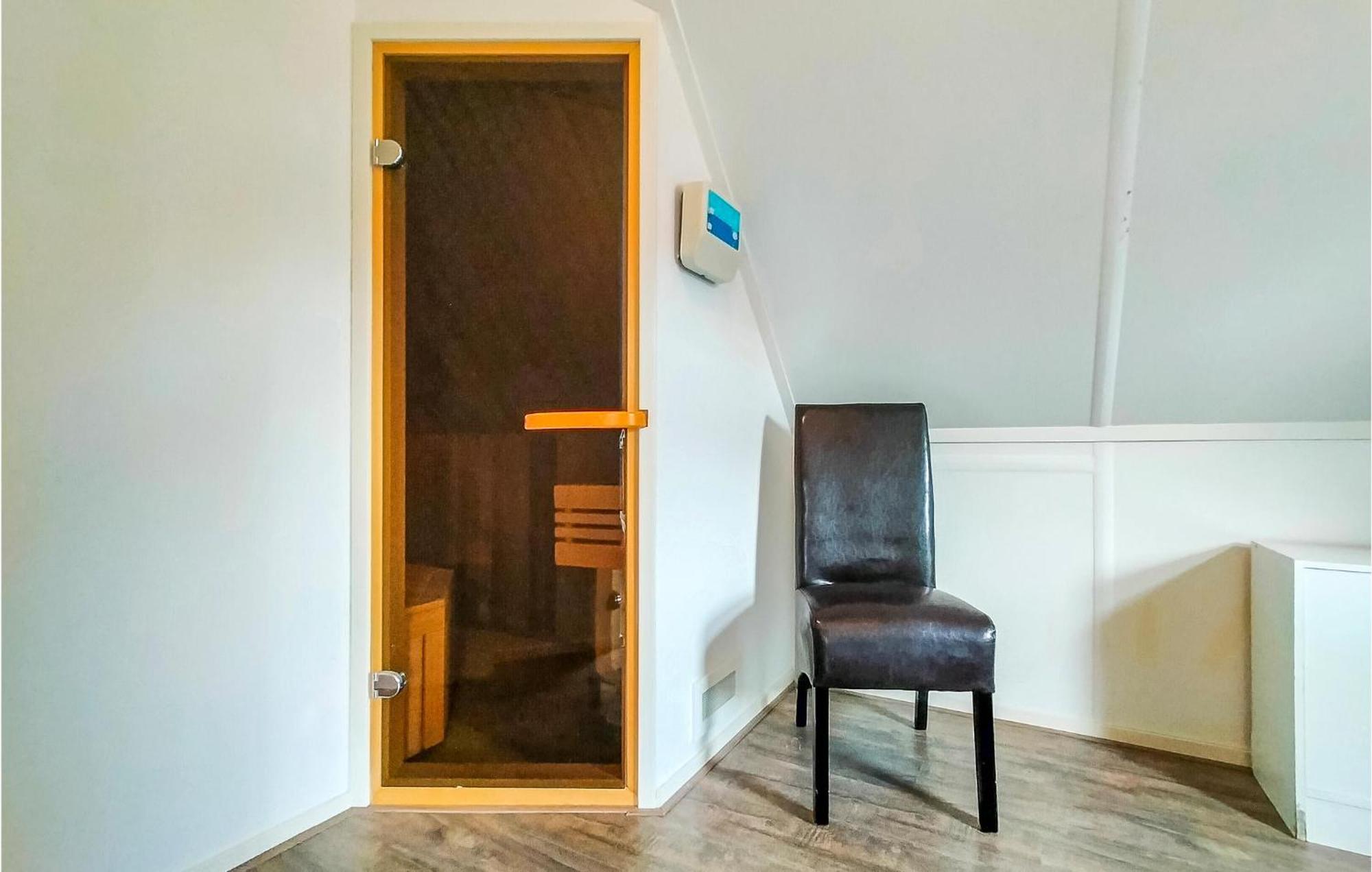 Awesome home in Delden with Sauna, WiFi&2 Bedrooms Buitenkant foto