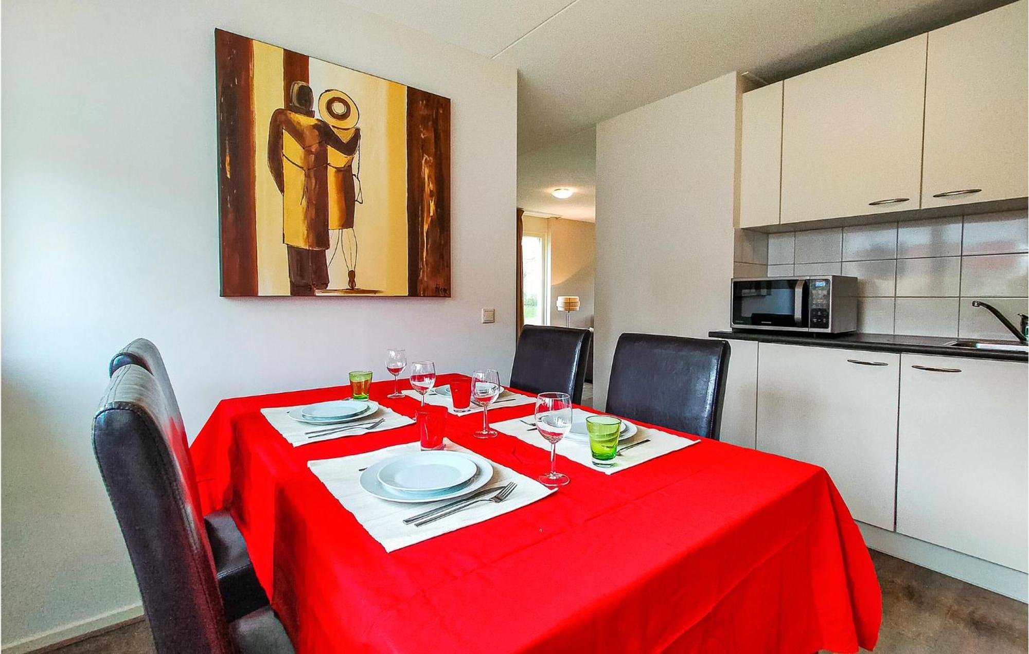 Awesome home in Delden with Sauna, WiFi&2 Bedrooms Buitenkant foto