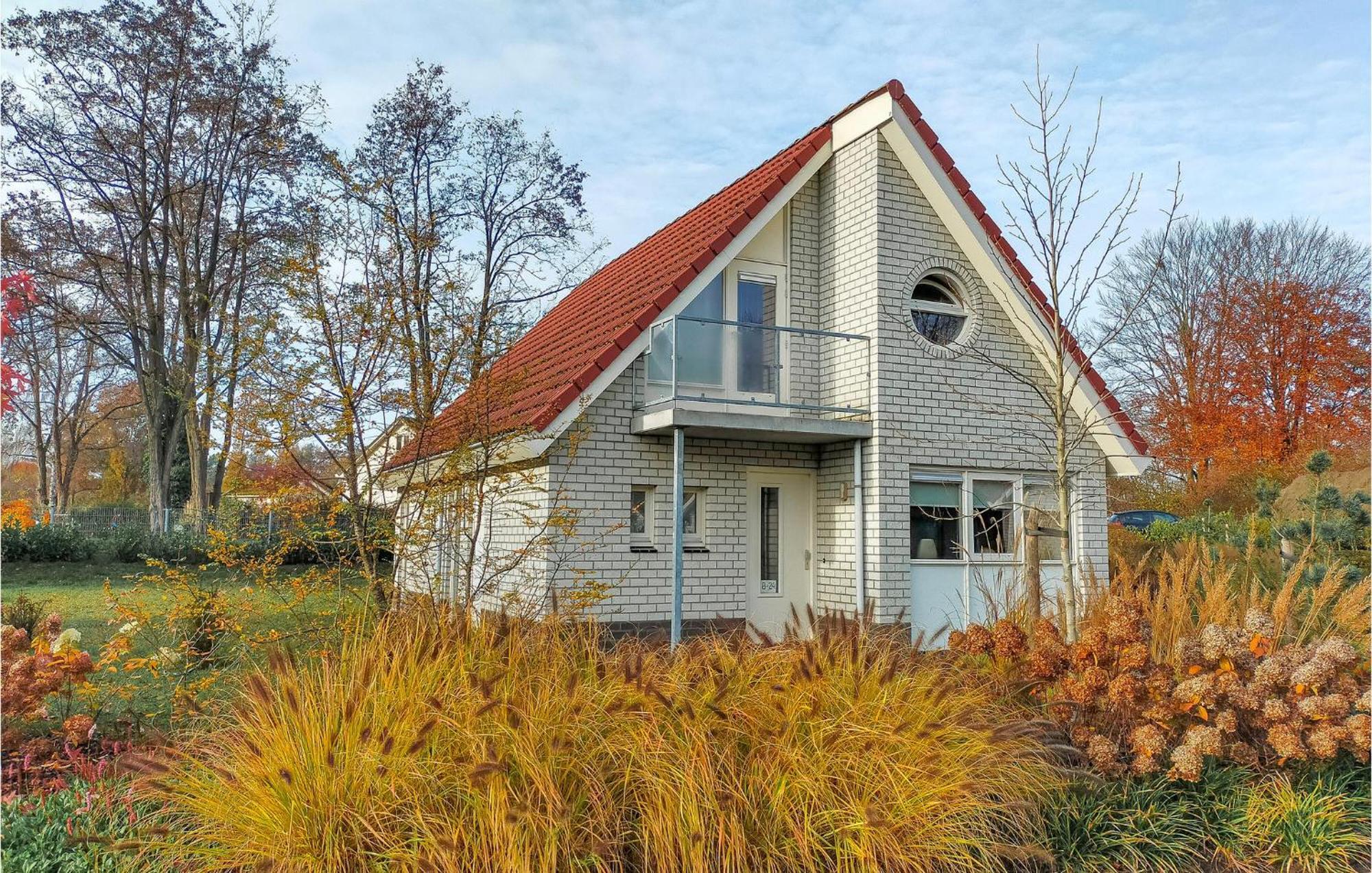 Awesome home in Delden with Sauna, WiFi&2 Bedrooms Buitenkant foto